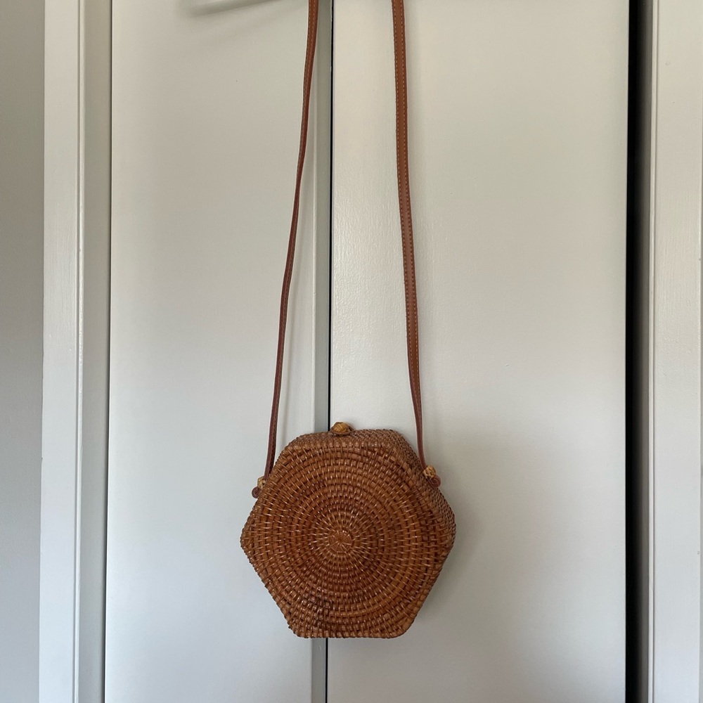 Hexagonal Woven Tan Crossbody Bag